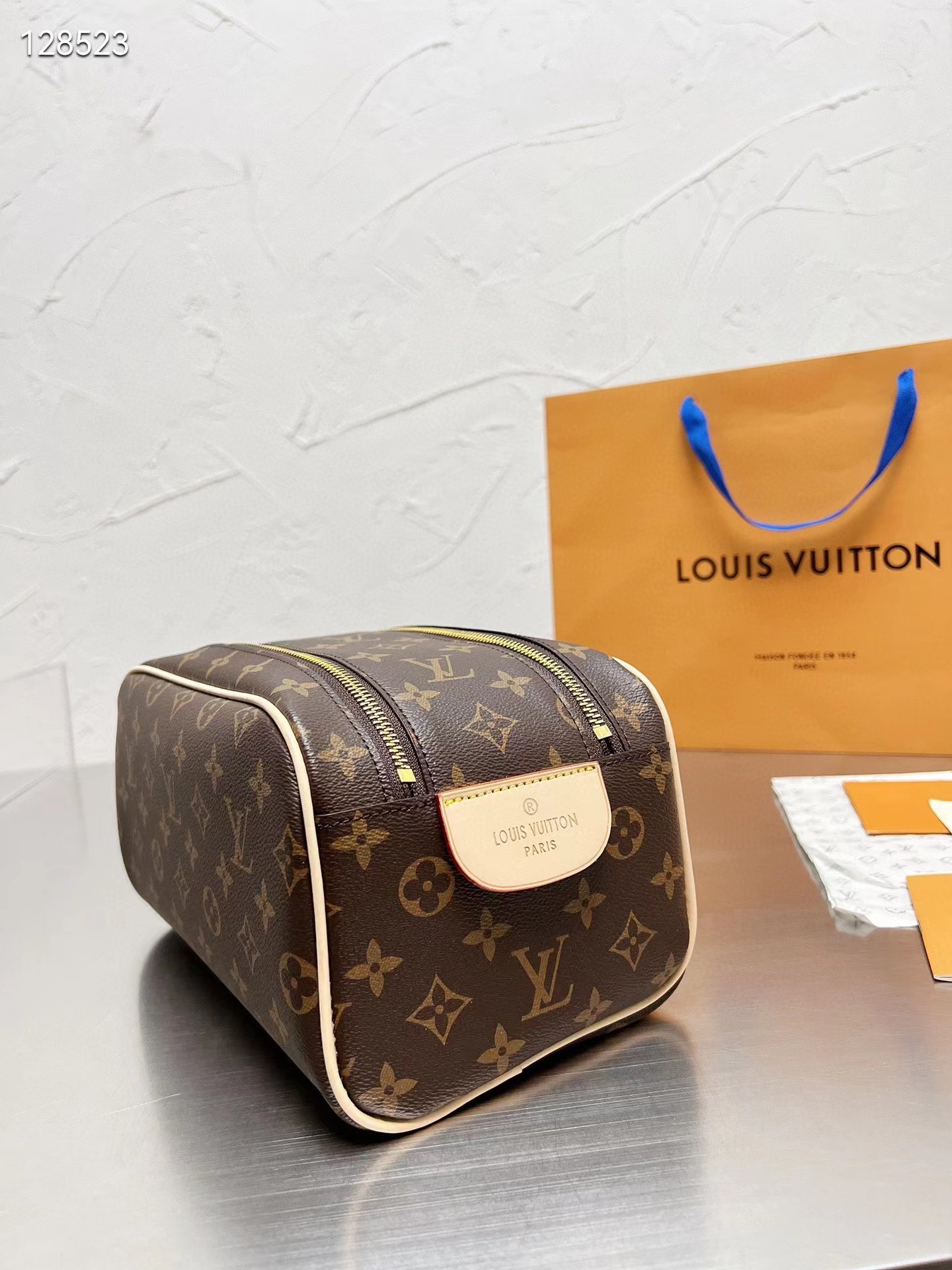 LOUIS VUITTON ポシェットコスメティック 化粧ポーチ モノグラム+